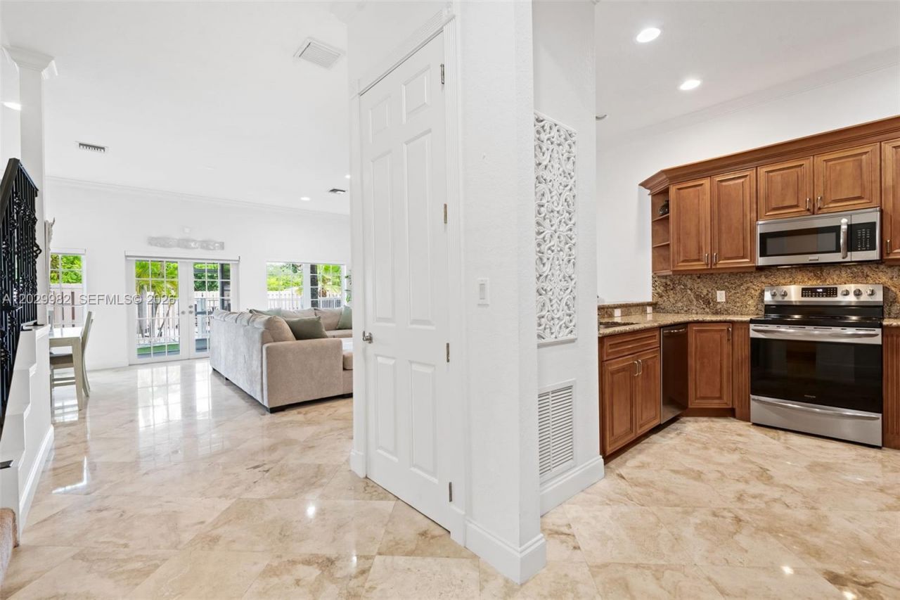 4517 NE 21st Ave, Unit 5, Fort Lauderdale, FL 33308 Photo
