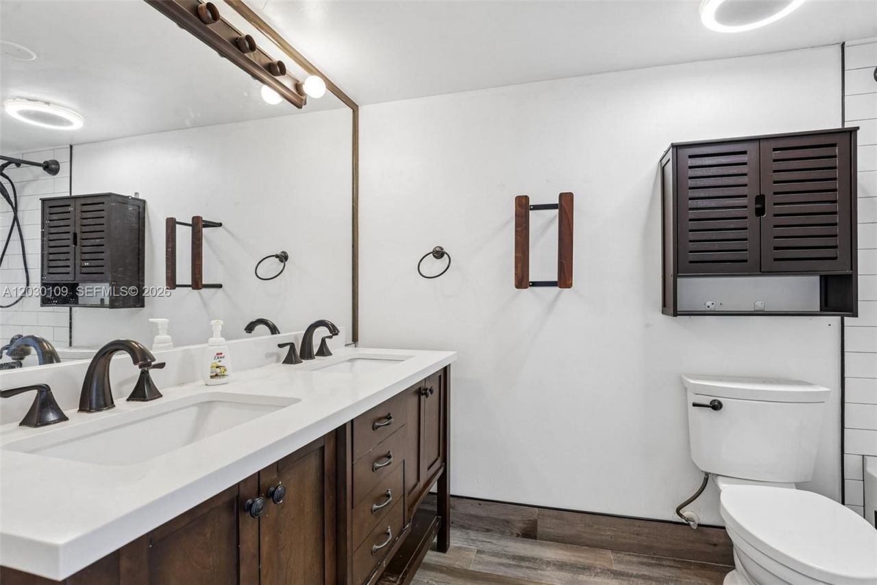 100 NW 76th Ave, Unit 108-2, Plantation, FL 33324 Photo