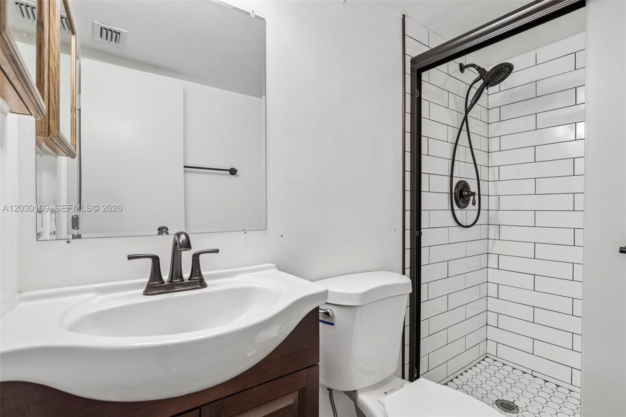 100 NW 76th Ave, Unit 108-2, Plantation, FL 33324 Photo