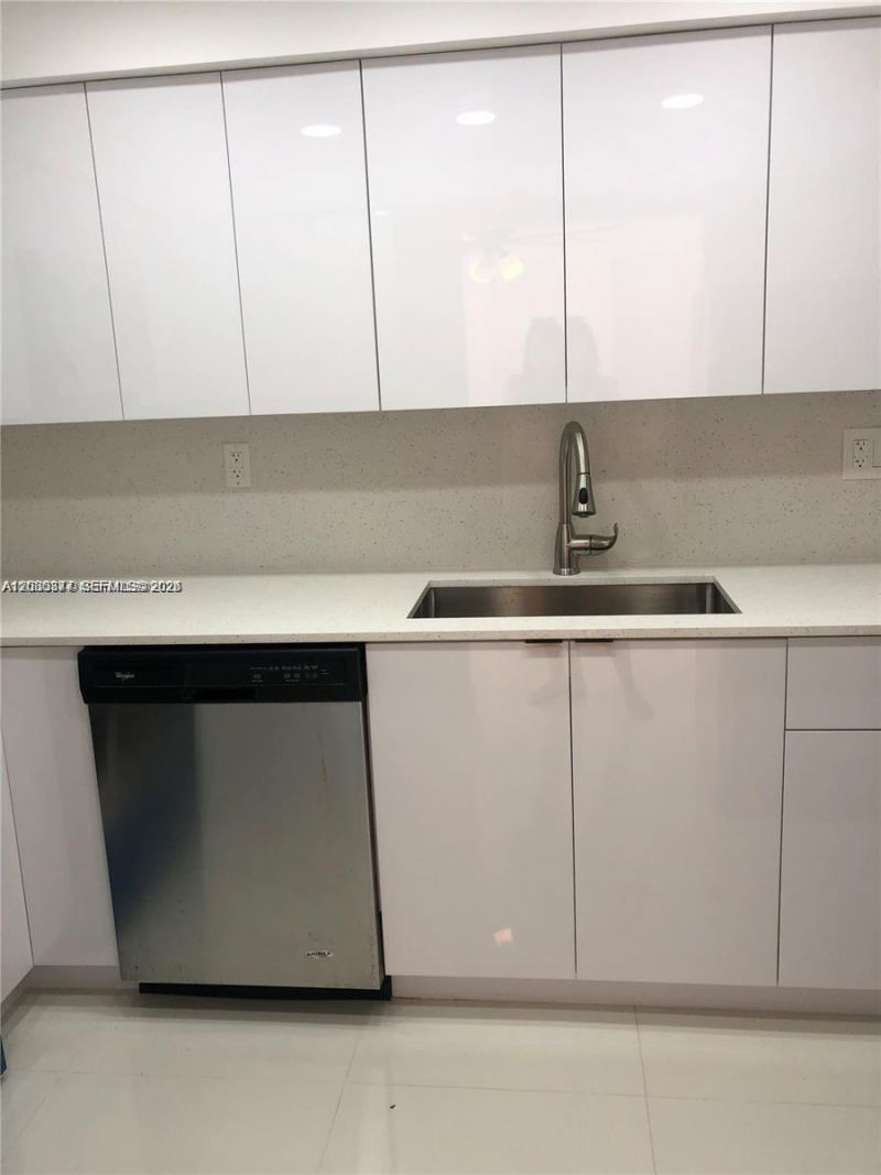 200 178th Dr , Unit 702, Sunny Isles Beach, FL 33160 Photo