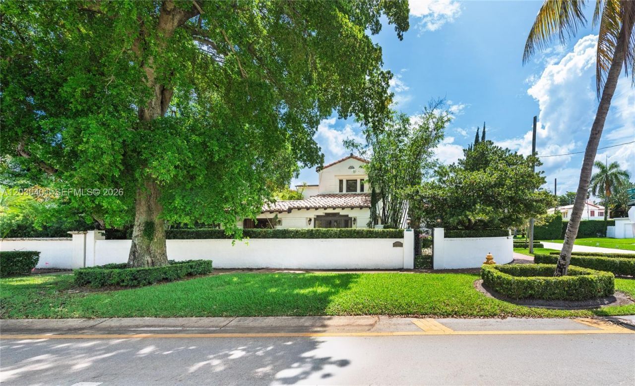 5860 Pine Tree Dr , Miami Beach, FL 33140 Photo