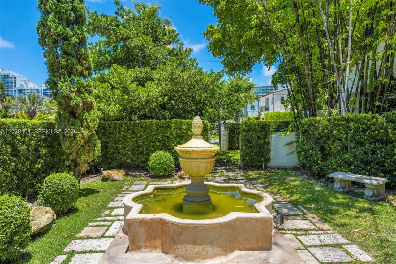 5860 Pine Tree Dr , Miami Beach, FL 33140 Photo