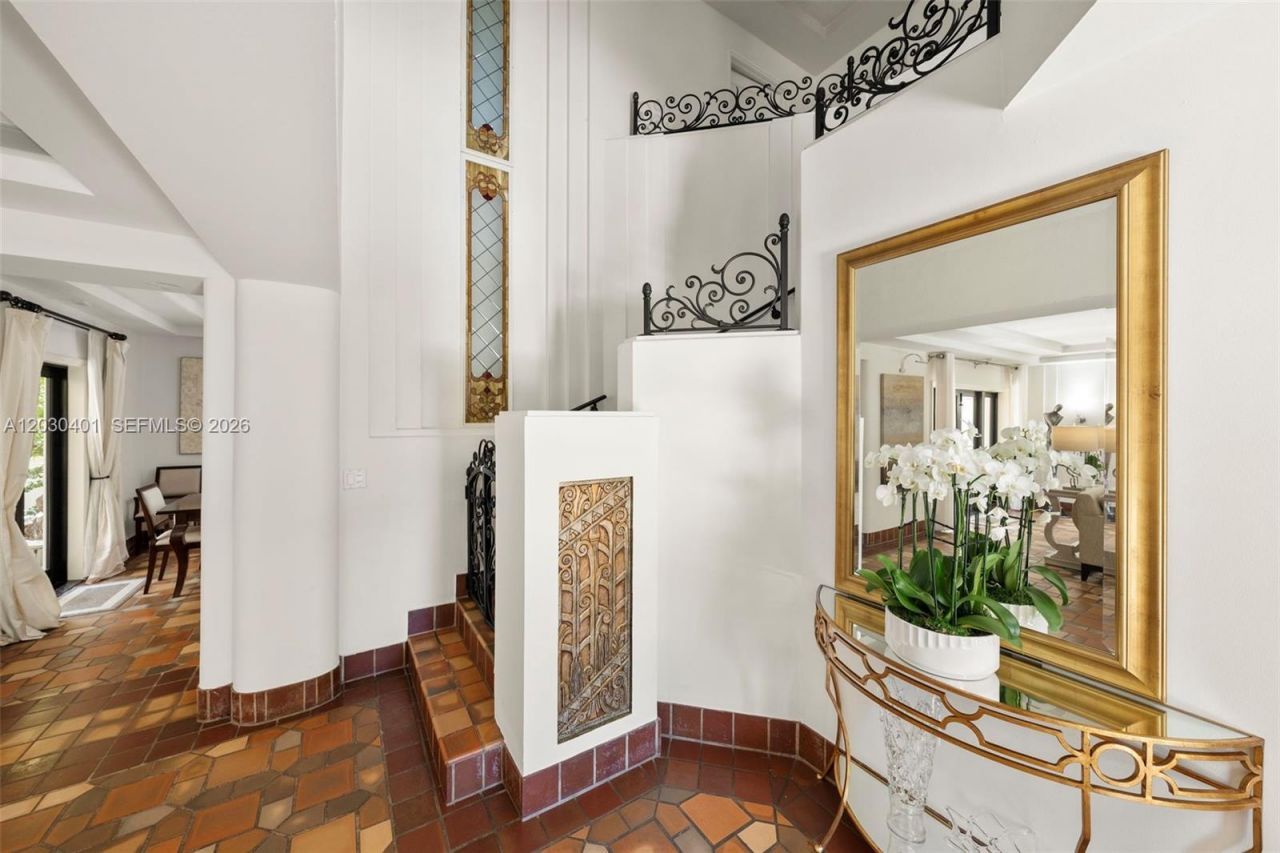 5860 Pine Tree Dr , Miami Beach, FL 33140 Photo