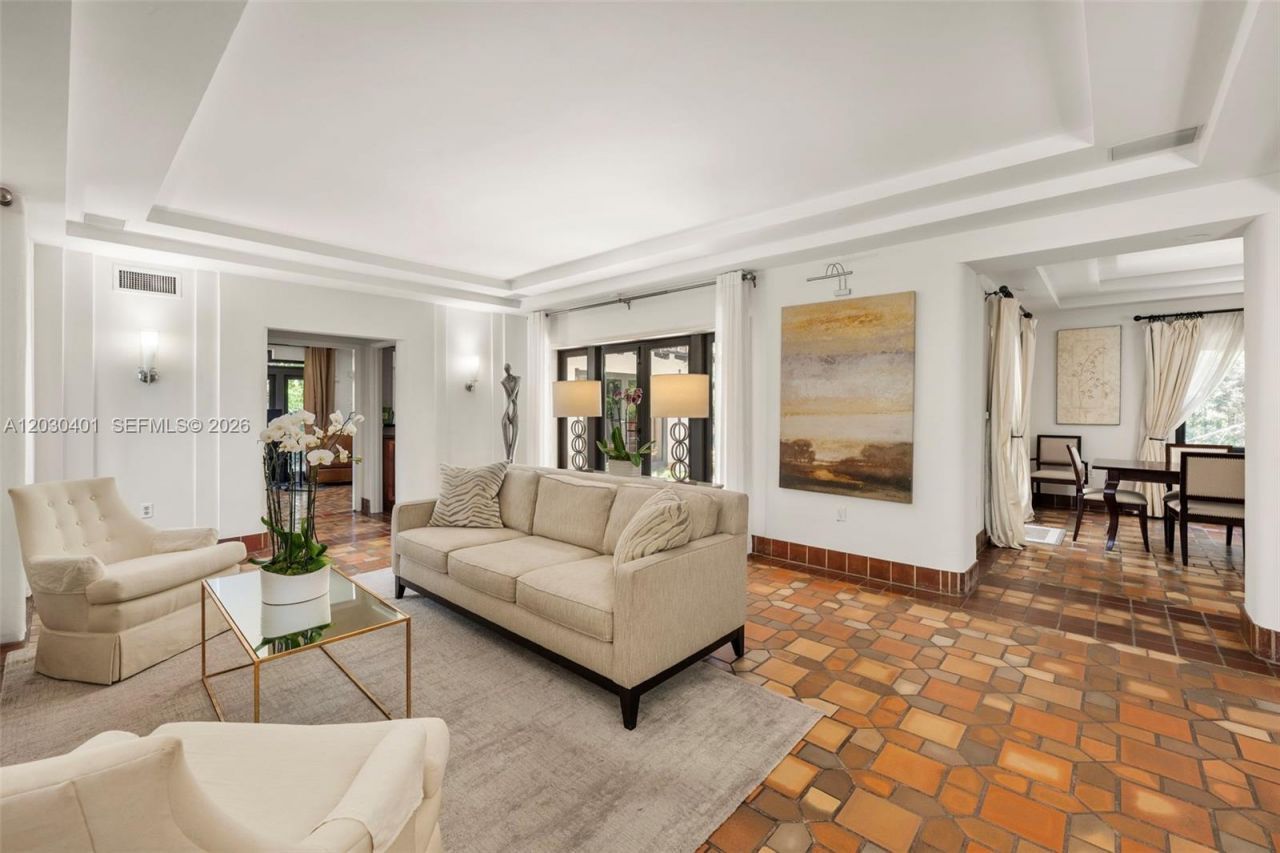 5860 Pine Tree Dr , Miami Beach, FL 33140 Photo