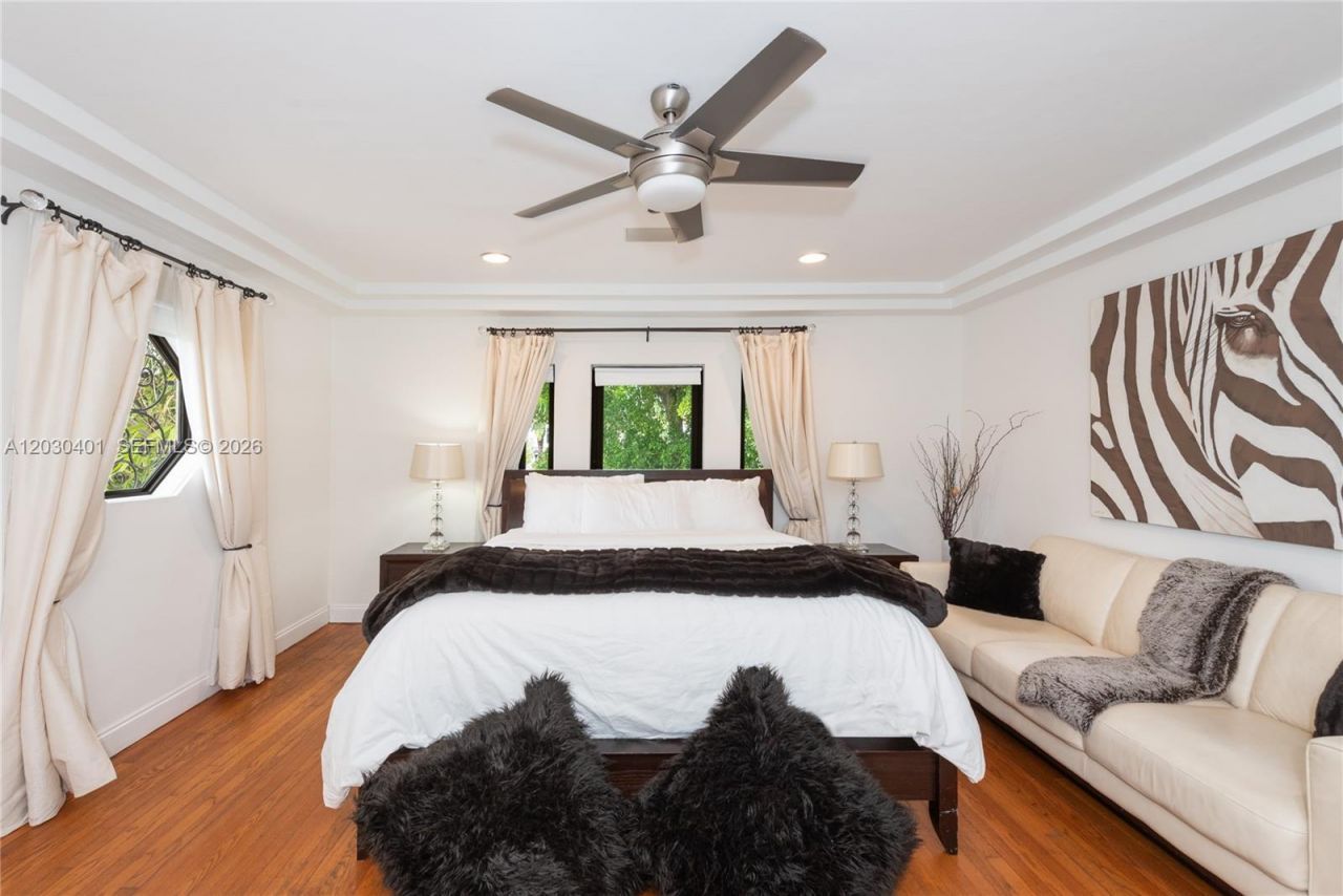 5860 Pine Tree Dr , Miami Beach, FL 33140 Photo