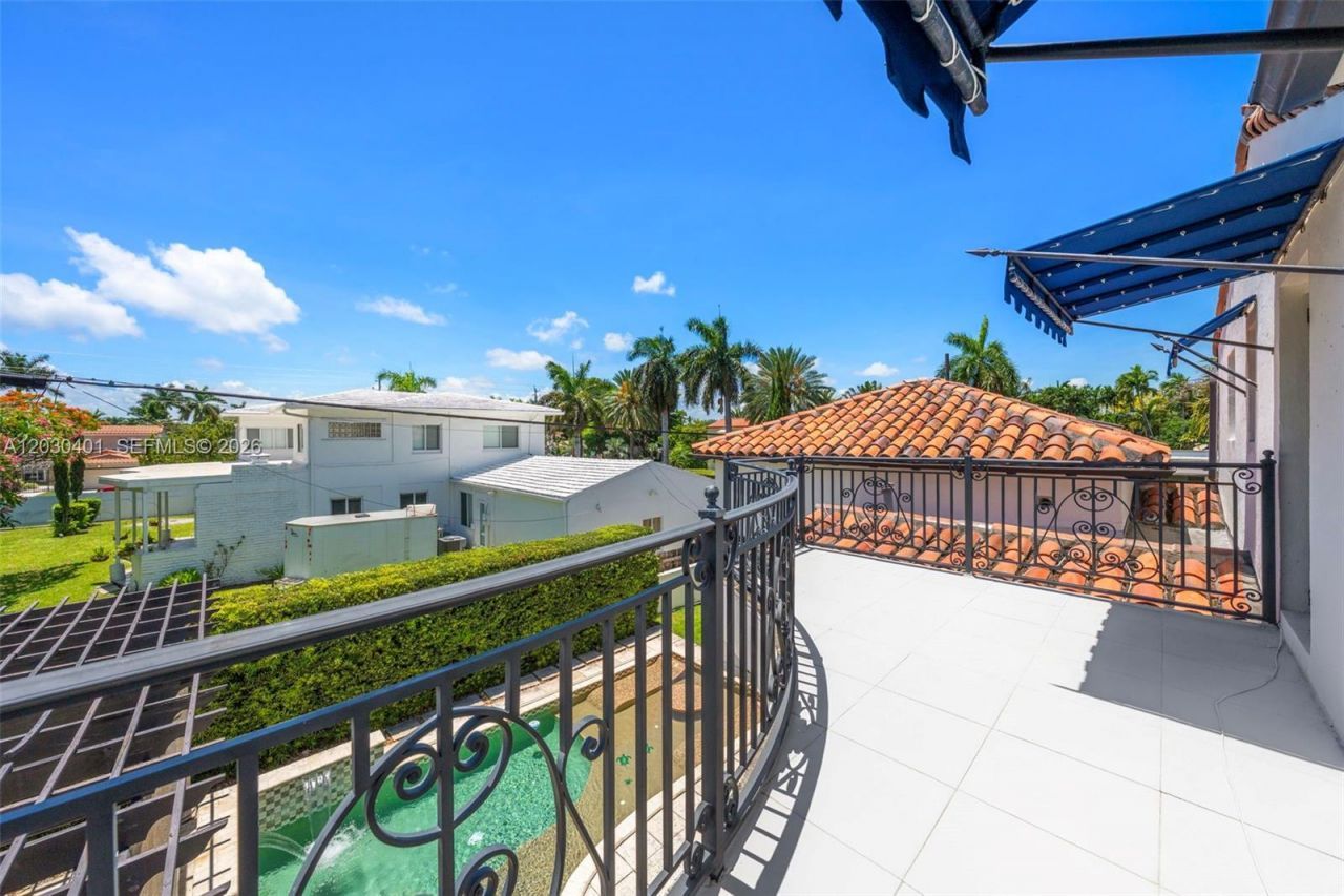 5860 Pine Tree Dr , Miami Beach, FL 33140 Photo