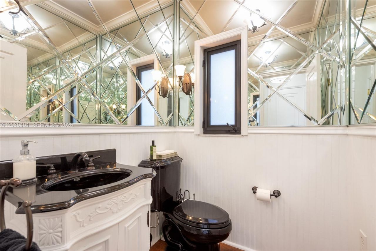 5860 Pine Tree Dr , Miami Beach, FL 33140 Photo