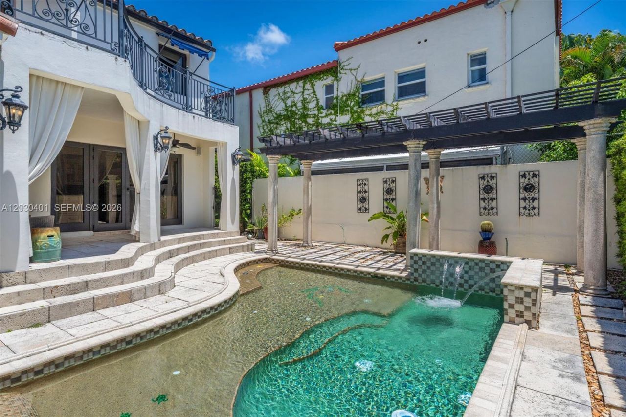 5860 Pine Tree Dr , Miami Beach, FL 33140 Photo