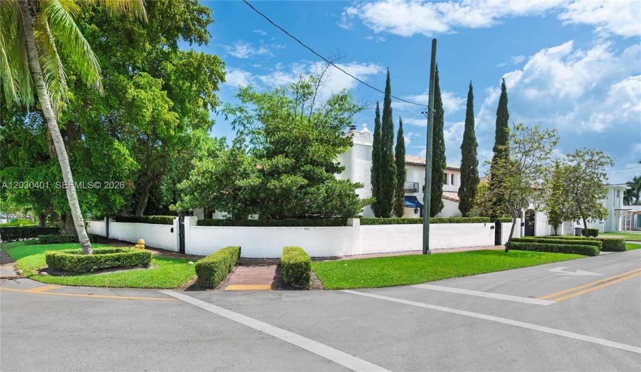 5860 Pine Tree Dr , Miami Beach, FL 33140 Photo