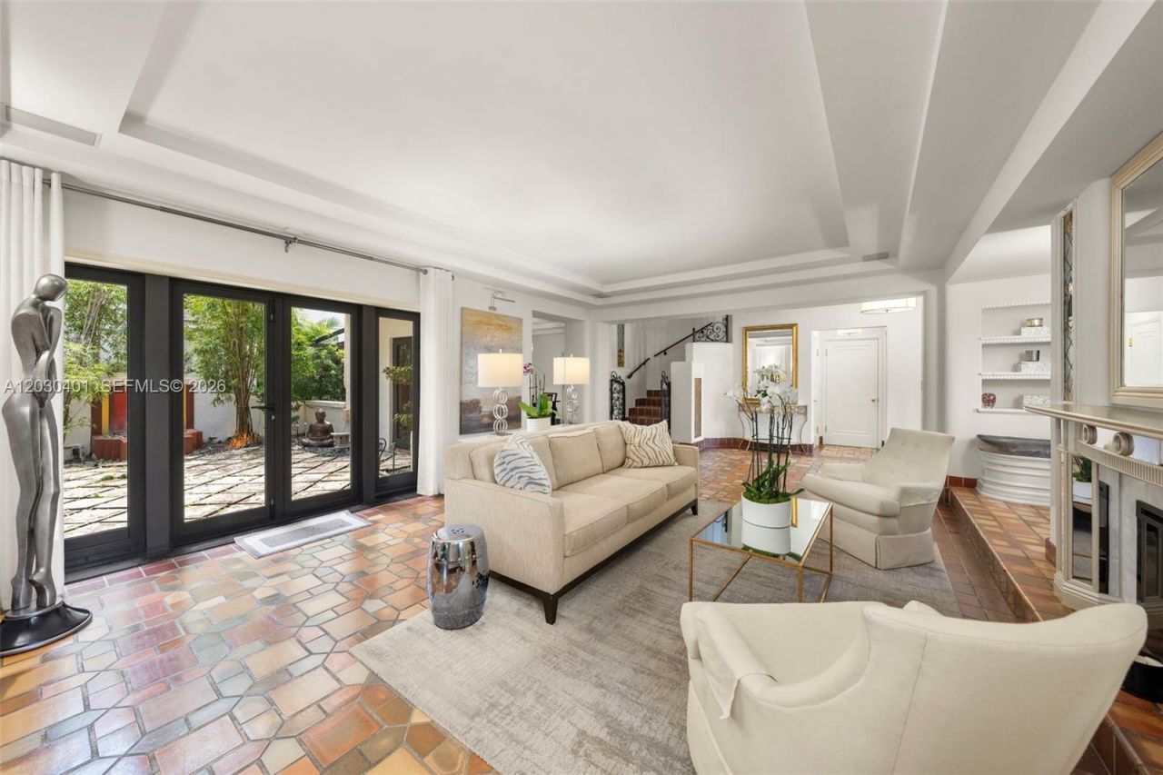 5860 Pine Tree Dr , Miami Beach, FL 33140 Photo