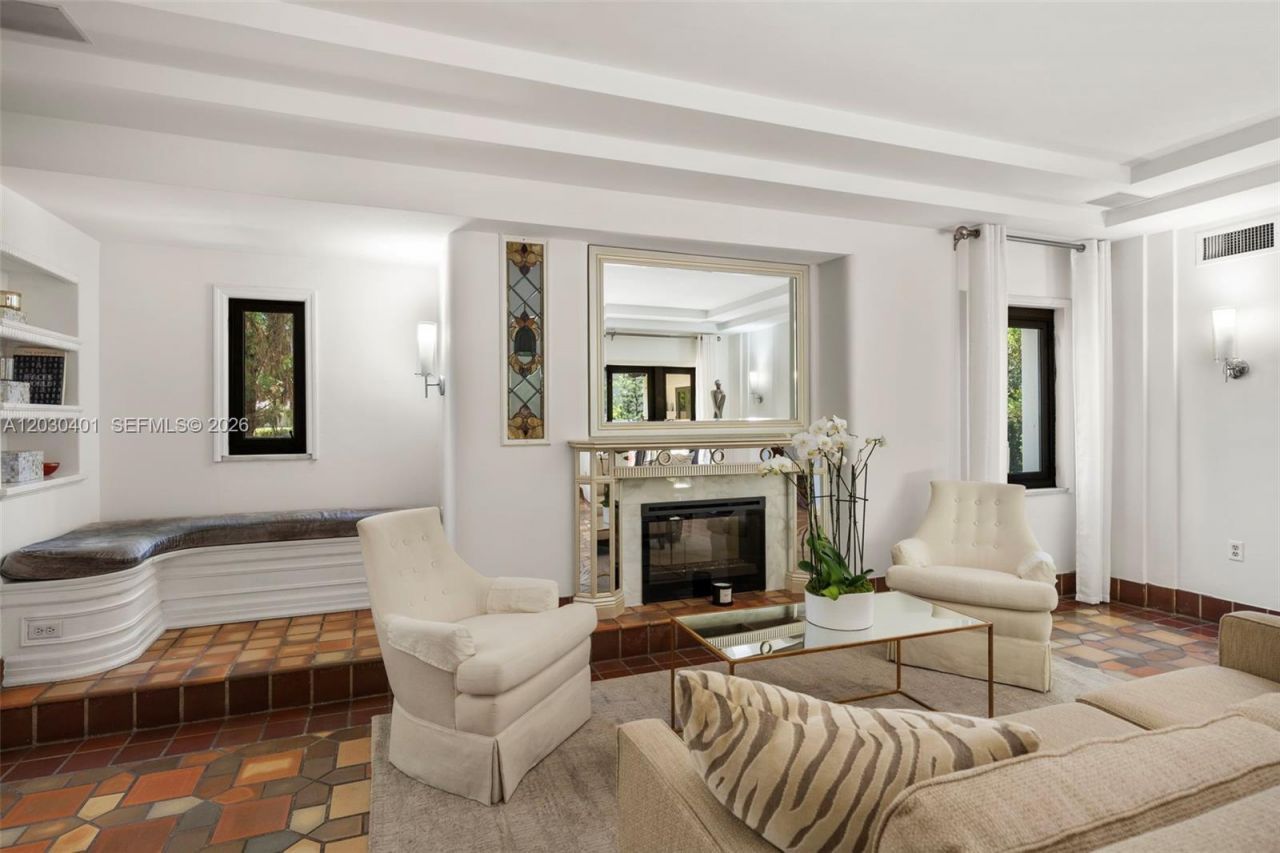 5860 Pine Tree Dr , Miami Beach, FL 33140 Photo