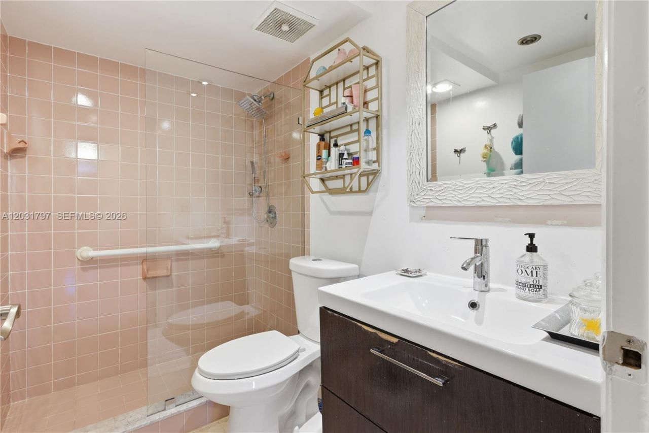 7100 NW 17th St , Unit 210, Plantation, FL 33313 Photo