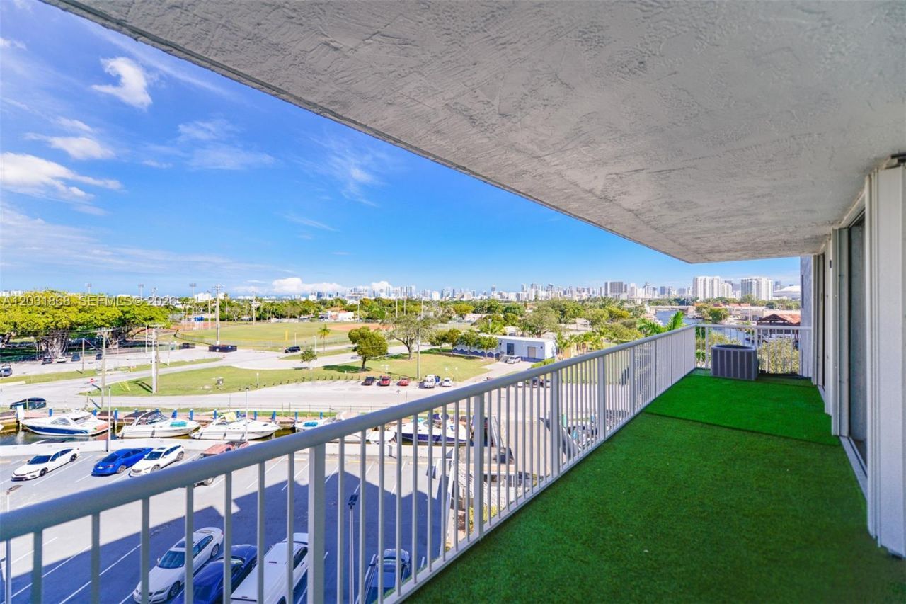1800 NW 24th Ave, Unit 712, Miami, FL 33125 Photo