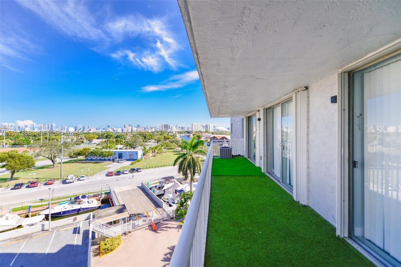 1800 NW 24th Ave, Unit 712, Miami, FL 33125 Photo