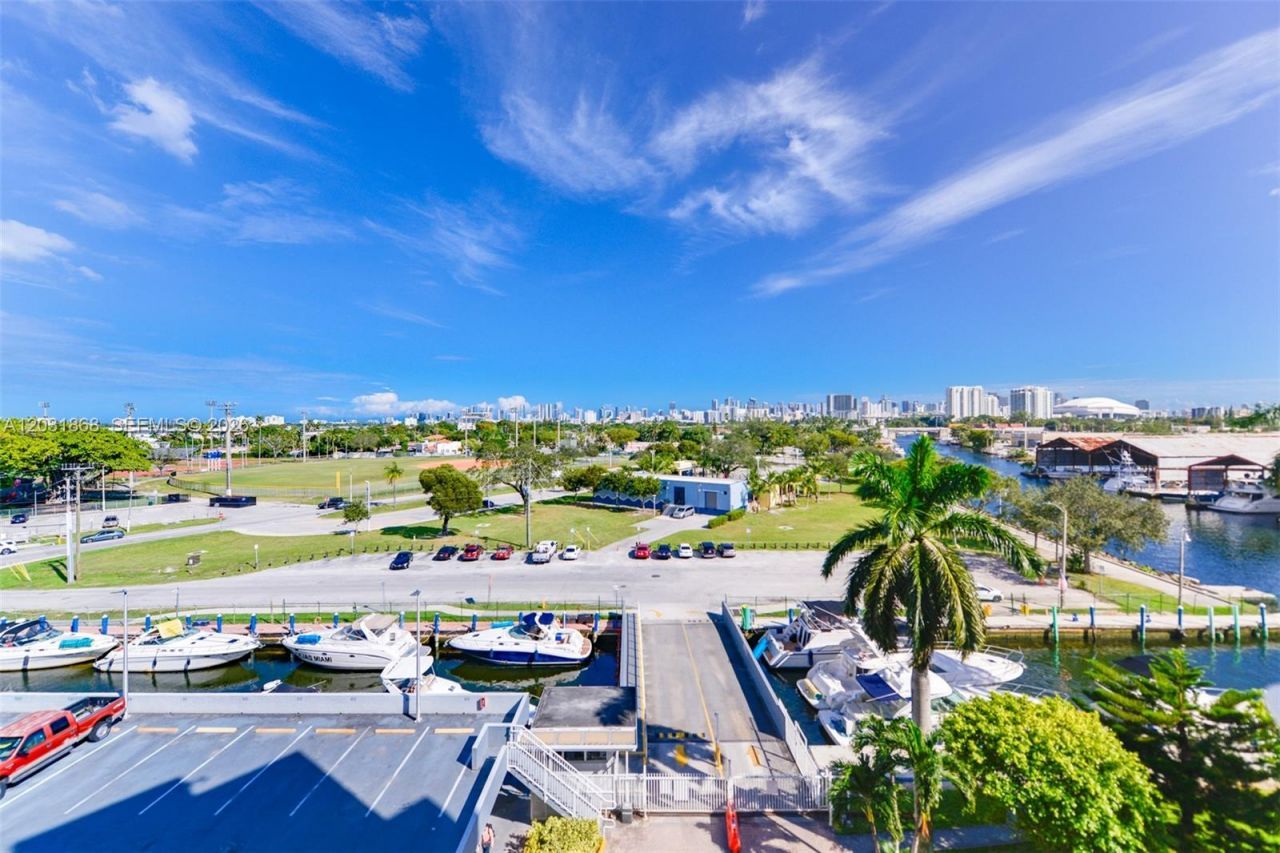 1800 NW 24th Ave, Unit 712, Miami, FL 33125 Photo