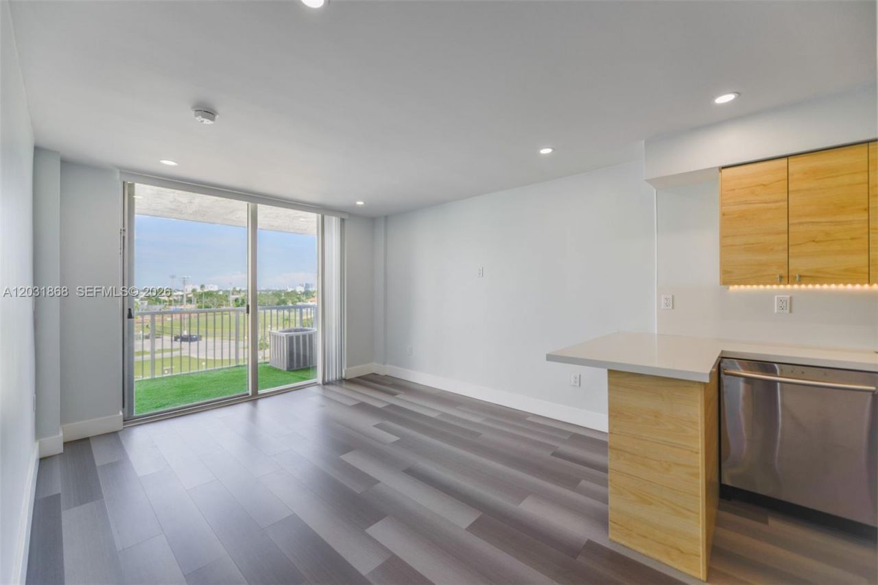 1800 NW 24th Ave, Unit 712, Miami, FL 33125 Photo