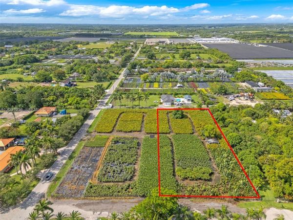 198 thAVENUE SW 208 STREET , Miami, FL 33187