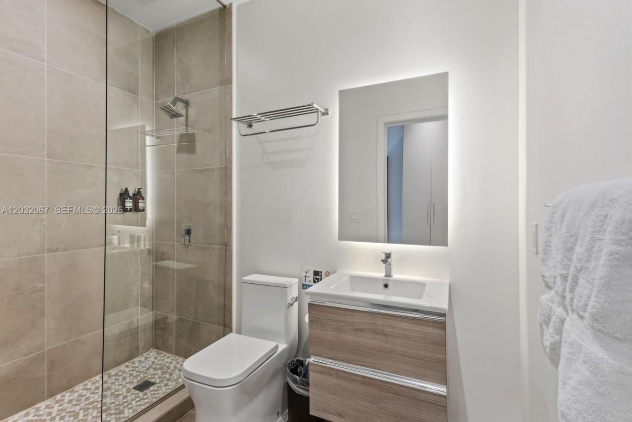 239 SW 9th St , Unit 301, Miami, FL 33130 Photo