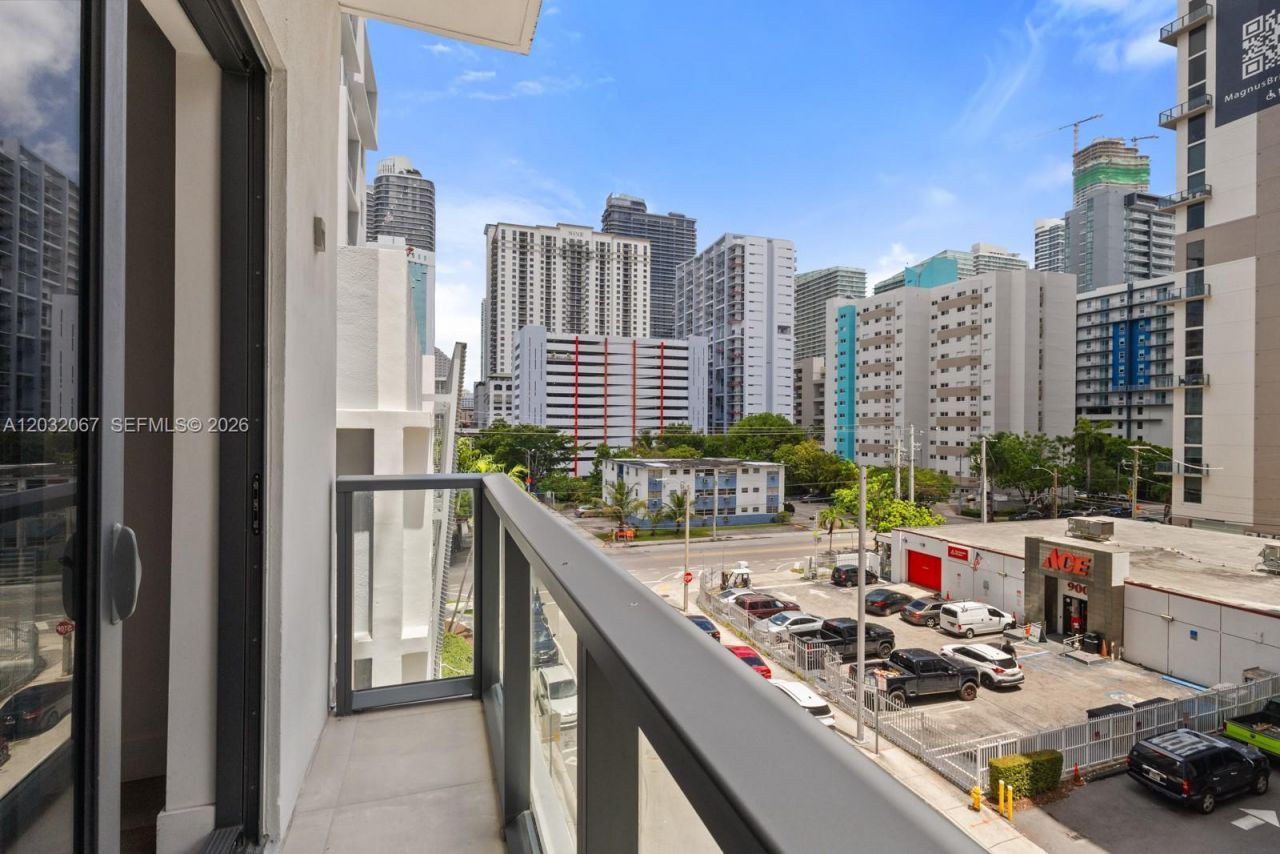 239 SW 9th St , Unit 301, Miami, FL 33130 Photo