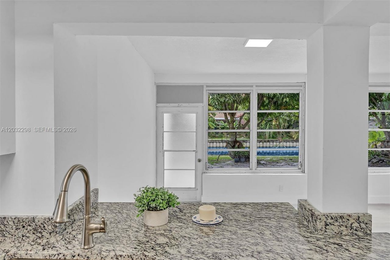 3940 NW 47th Ave , Lauderdale Lakes, FL 33319 Photo