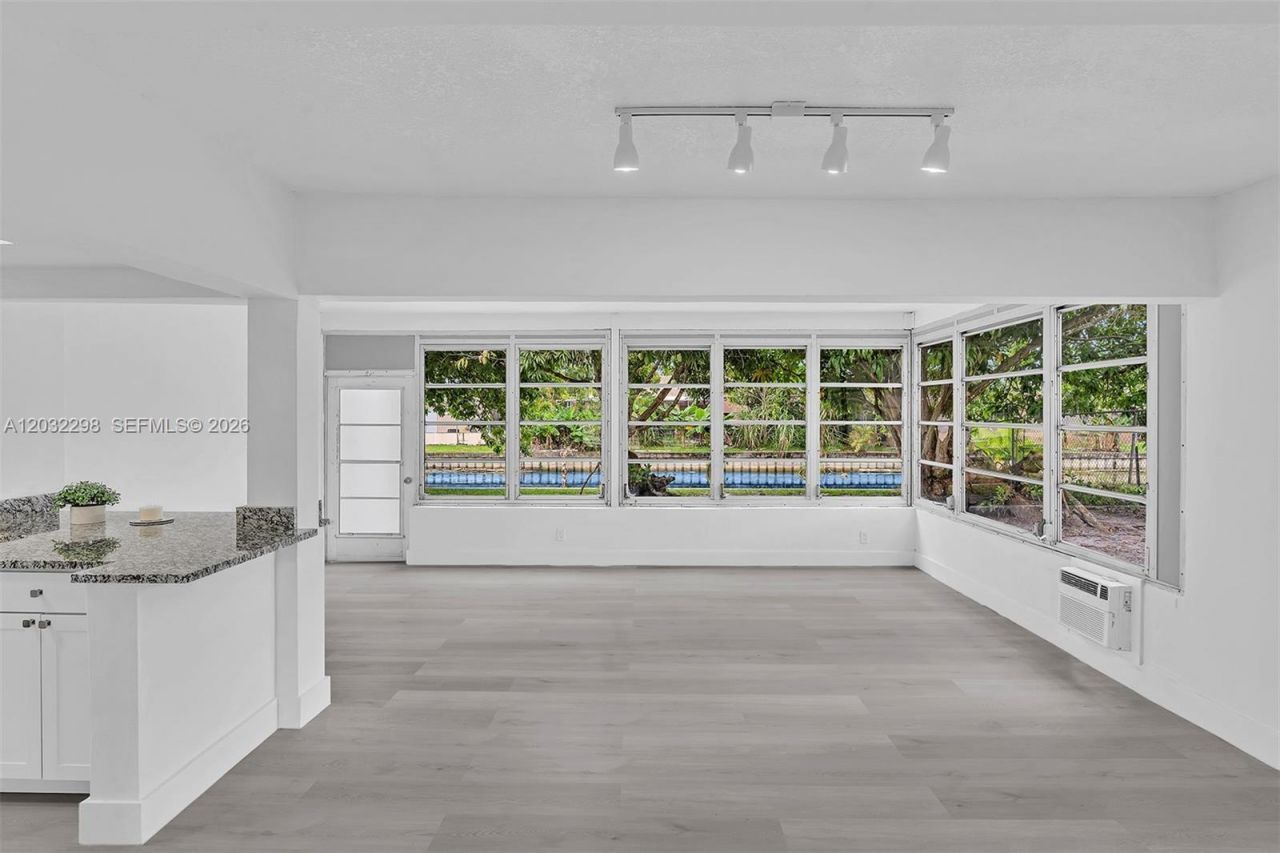 3940 NW 47th Ave , Lauderdale Lakes, FL 33319 Photo