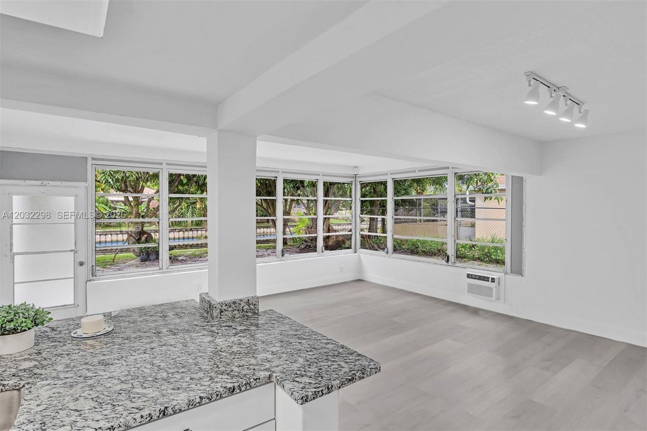 3940 NW 47th Ave , Lauderdale Lakes, FL 33319 Photo