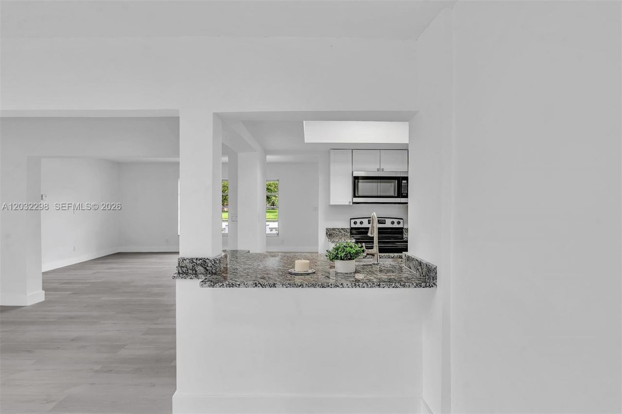 3940 NW 47th Ave , Lauderdale Lakes, FL 33319 Photo