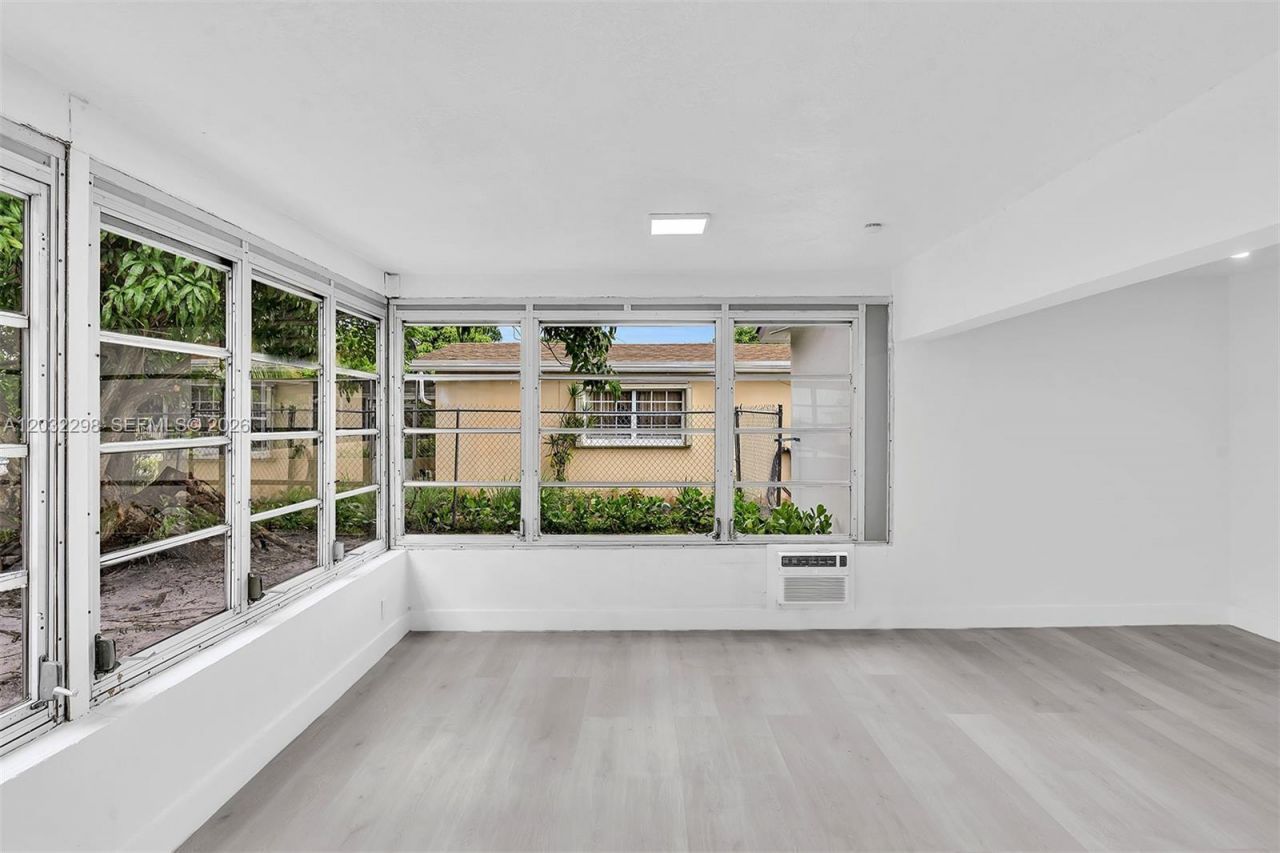 3940 NW 47th Ave , Lauderdale Lakes, FL 33319 Photo