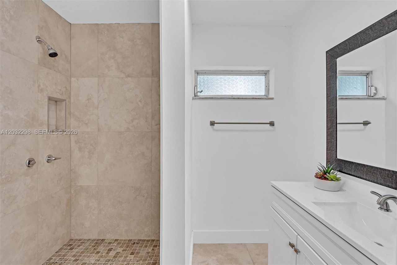3940 NW 47th Ave , Lauderdale Lakes, FL 33319 Photo