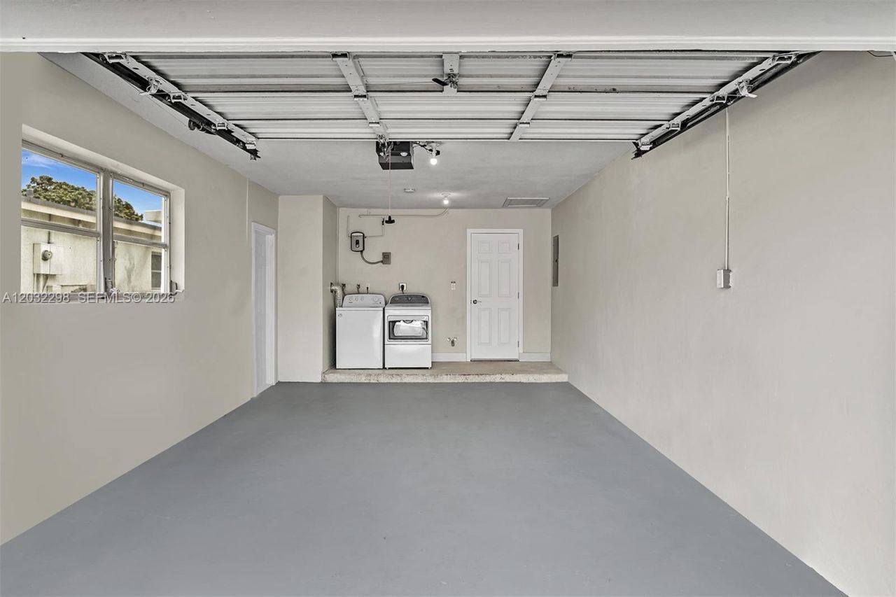 3940 NW 47th Ave , Lauderdale Lakes, FL 33319 Photo