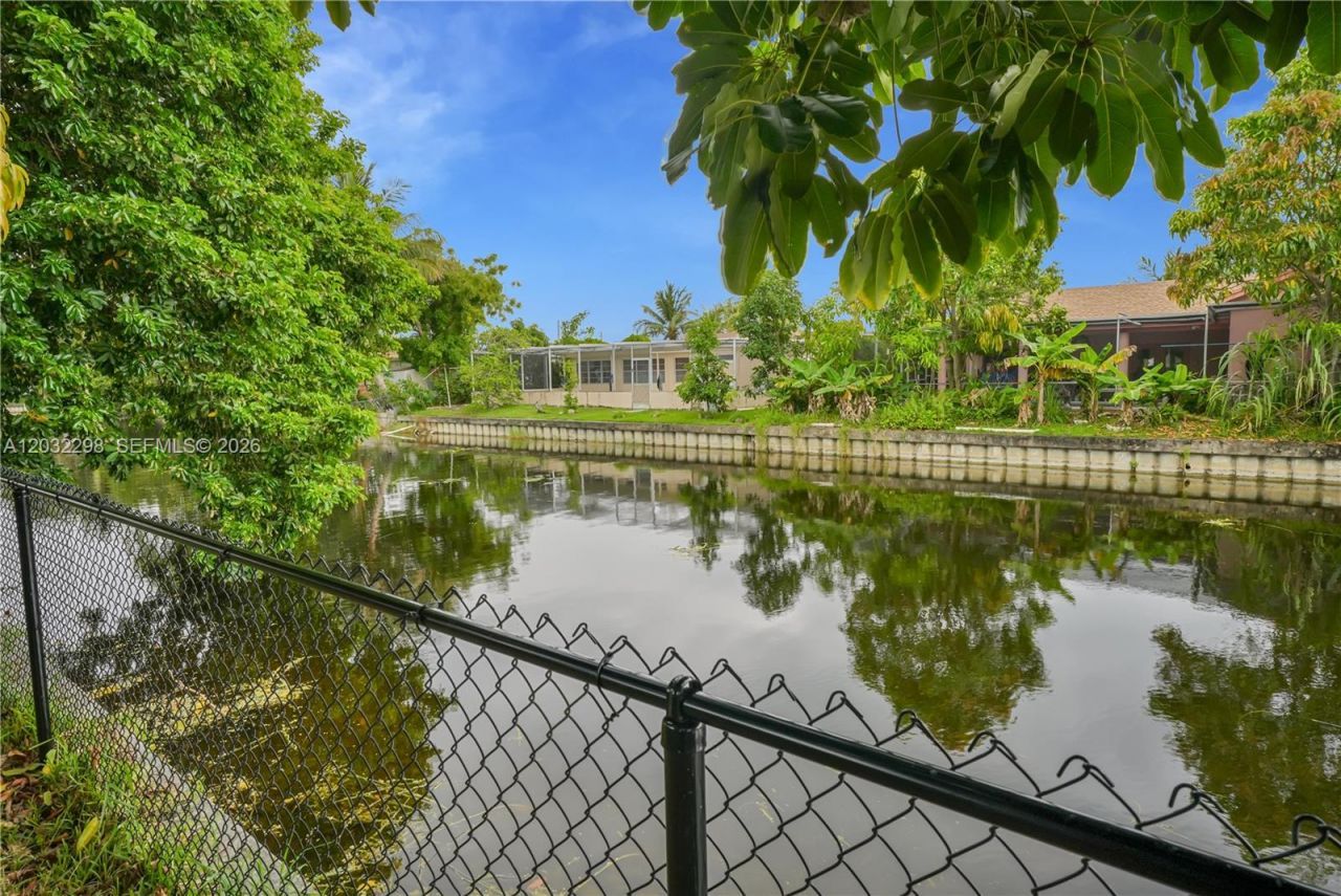 3940 NW 47th Ave , Lauderdale Lakes, FL 33319 Photo