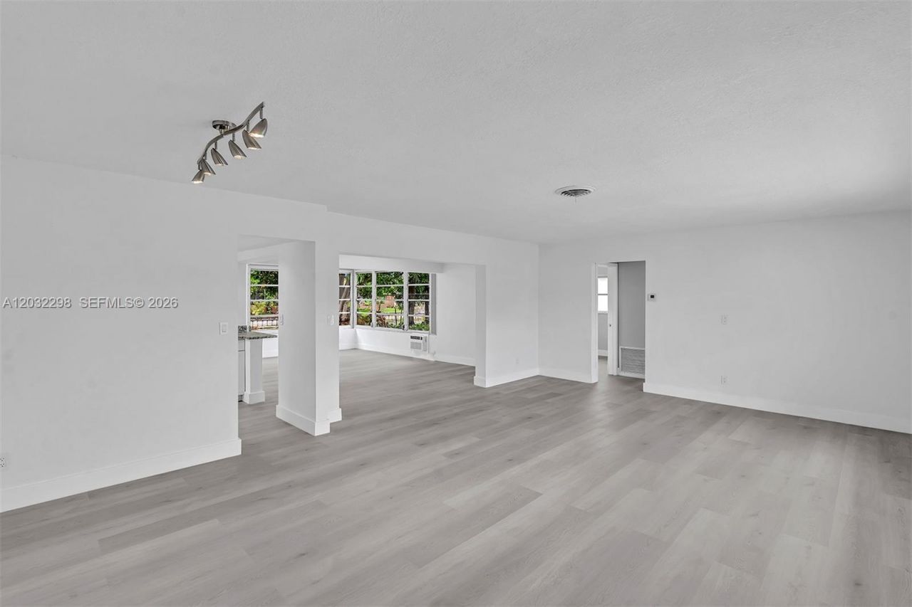 3940 NW 47th Ave , Lauderdale Lakes, FL 33319 Photo