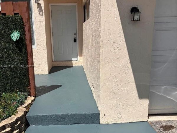 8253 NW 9th St , Unit 3, Plantation, FL 33324