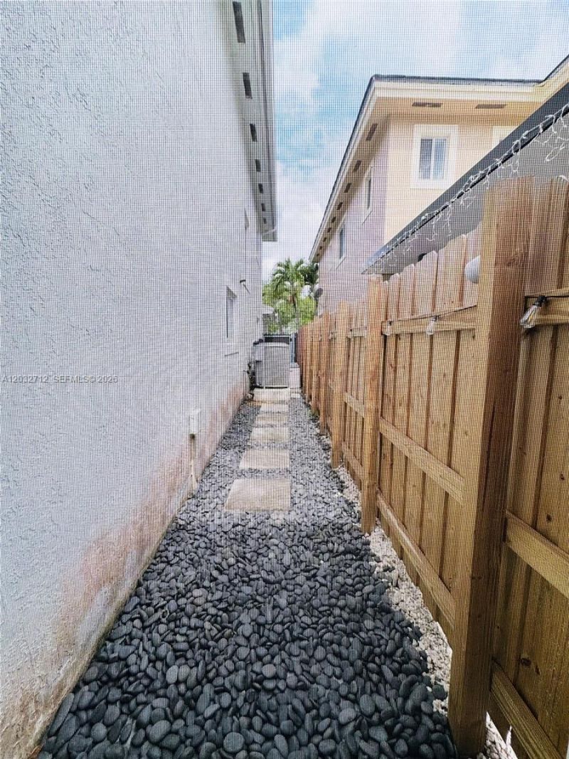 363 NE 35th Ter , Homestead, FL 33033 Photo