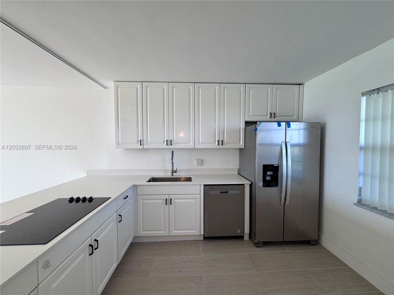 575 Oaks Ln Pompano Beach, FL 33069