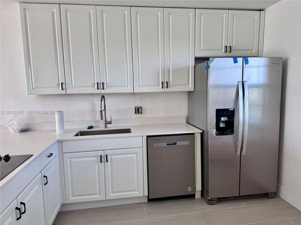 575 Oaks Ln , Unit 1008, Pompano Beach, FL 33069
