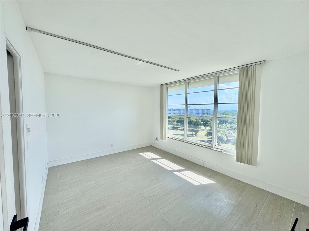 575 Oaks Ln, Unit 1008, Pompano Beach, FL 33069 Photo