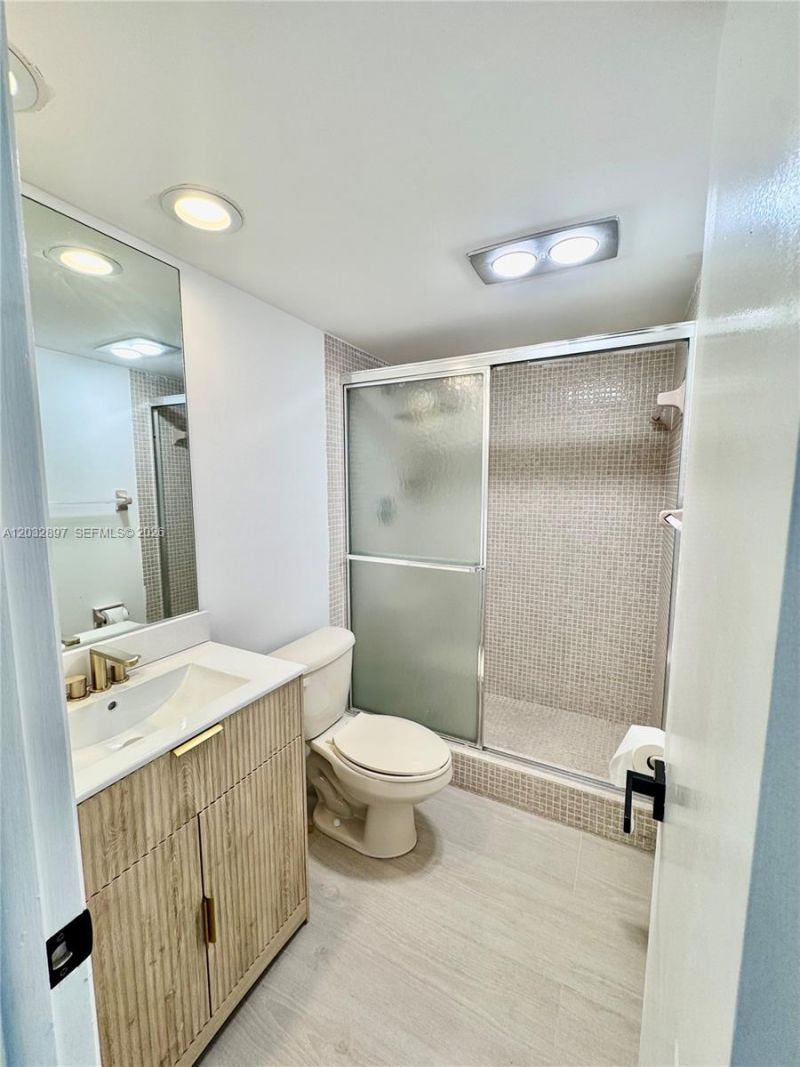 575 Oaks Ln, Unit 1008, Pompano Beach, FL 33069 Photo