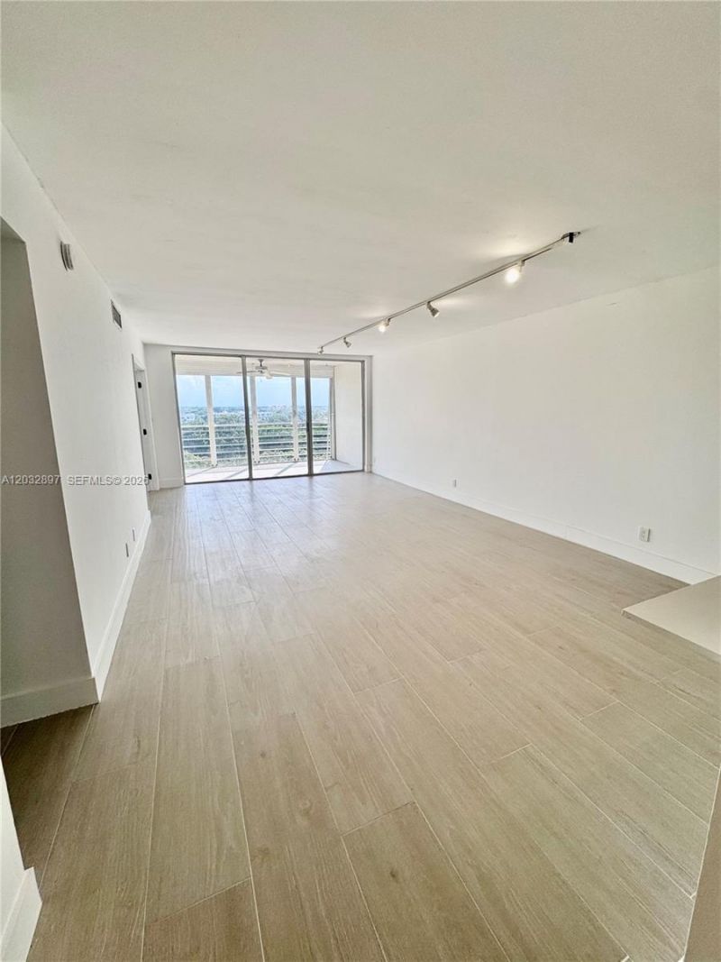 575 Oaks Ln, Unit 1008, Pompano Beach, FL 33069 Photo
