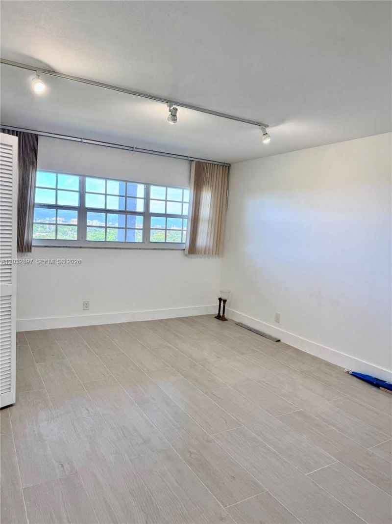 575 Oaks Ln , Unit 1008, Pompano Beach, FL 33069 Photo