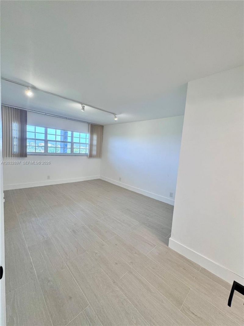 575 Oaks Ln, Unit 1008, Pompano Beach, FL 33069 Photo