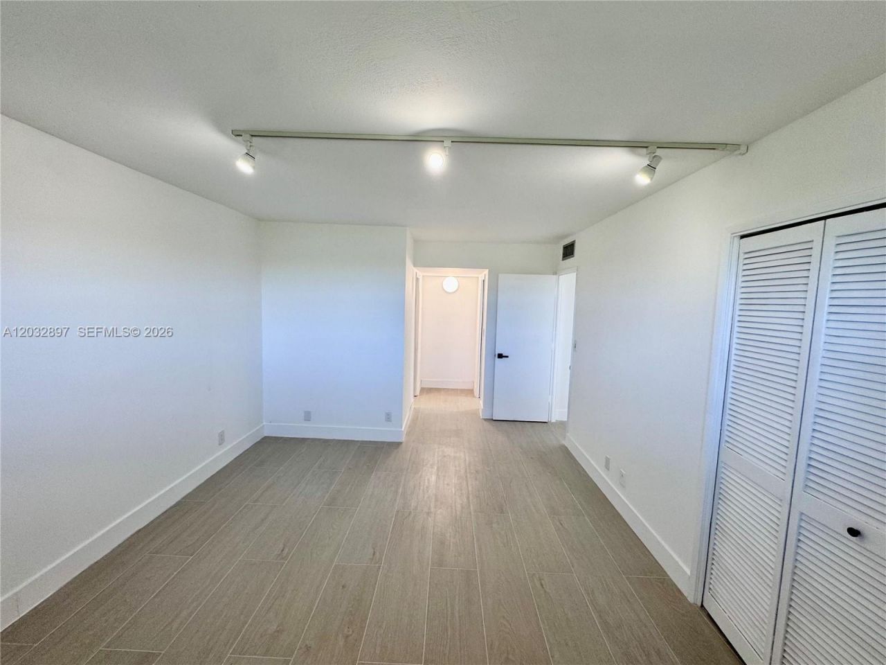 575 Oaks Ln, Unit 1008, Pompano Beach, FL 33069 Photo