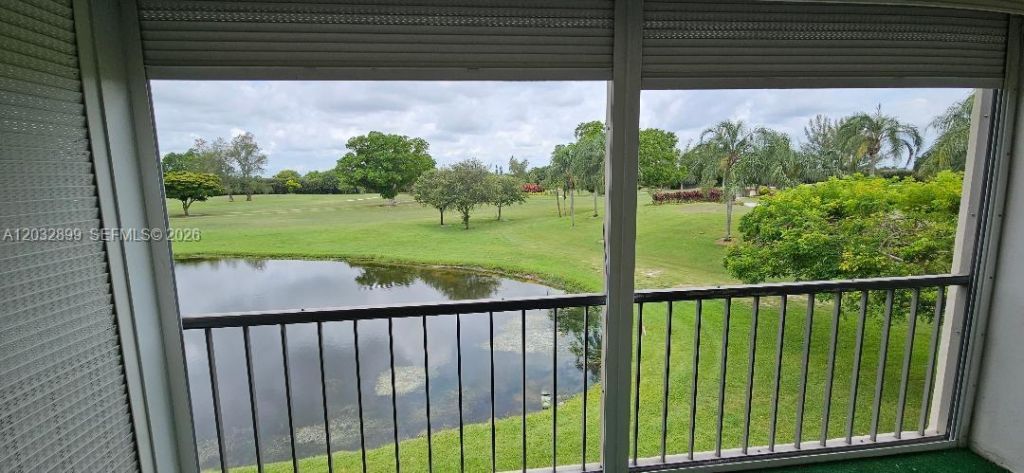 9823 S Hollybrook Lake Dr , Unit 310, Pembroke Pines, FL 33025 Photo