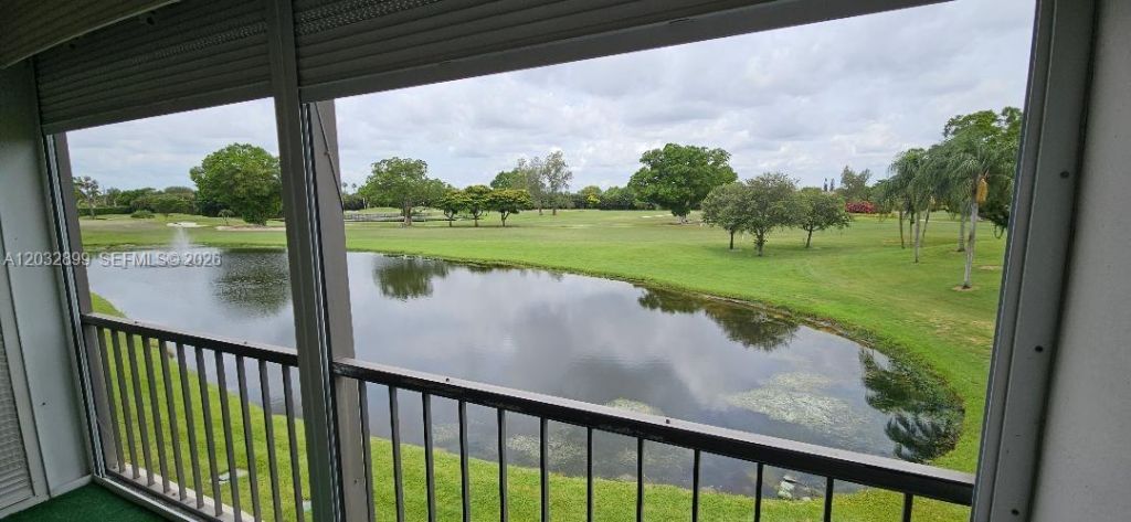 9823 S Hollybrook Lake Dr , Unit 310, Pembroke Pines, FL 33025 Photo