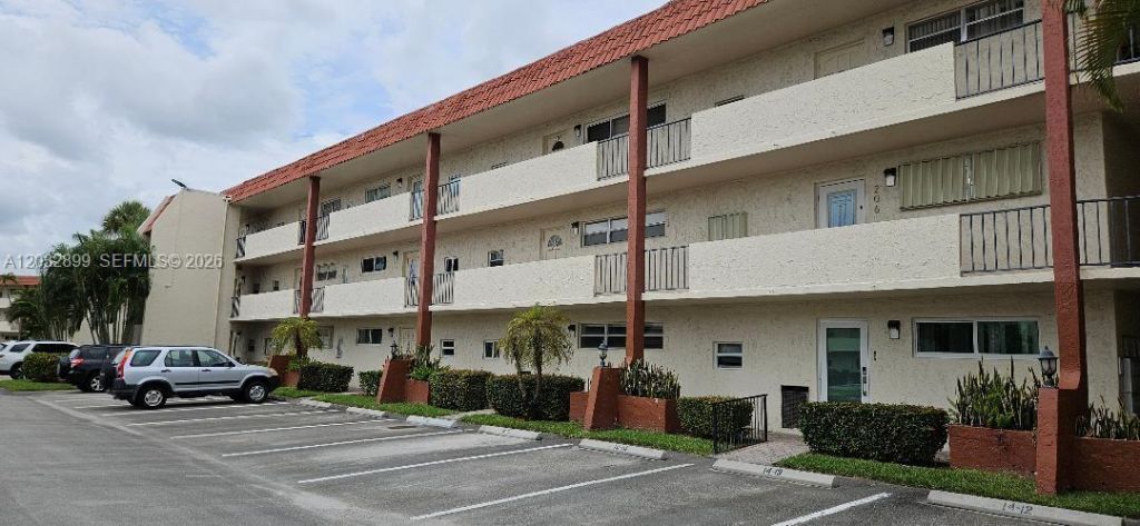 9823 S Hollybrook Lake Dr , Unit 310, Pembroke Pines, FL 33025 Photo