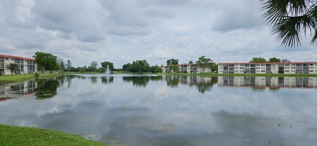 9823 S Hollybrook Lake Dr , Unit 310, Pembroke Pines, FL 33025 Photo