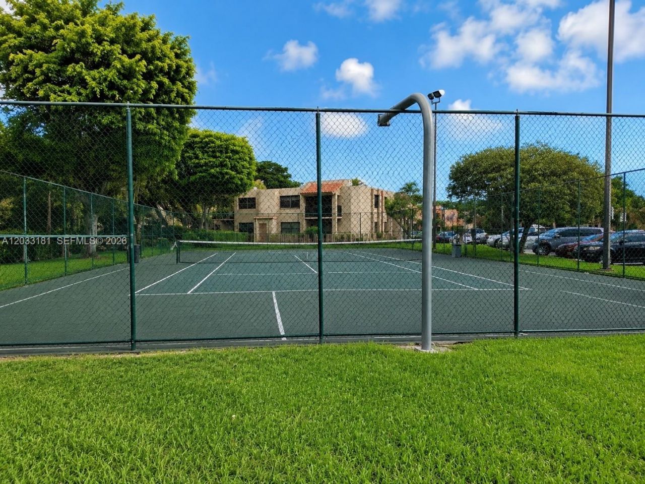 240 W Park Dr , Unit 205-4, Miami, FL 33172 Photo