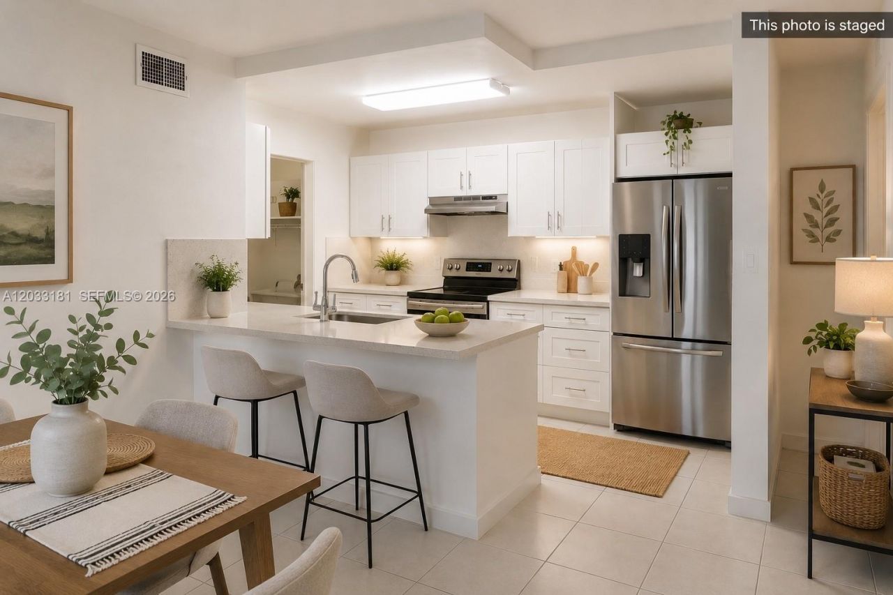 240 W Park Dr , Unit 205-4, Miami, FL 33172 Photo