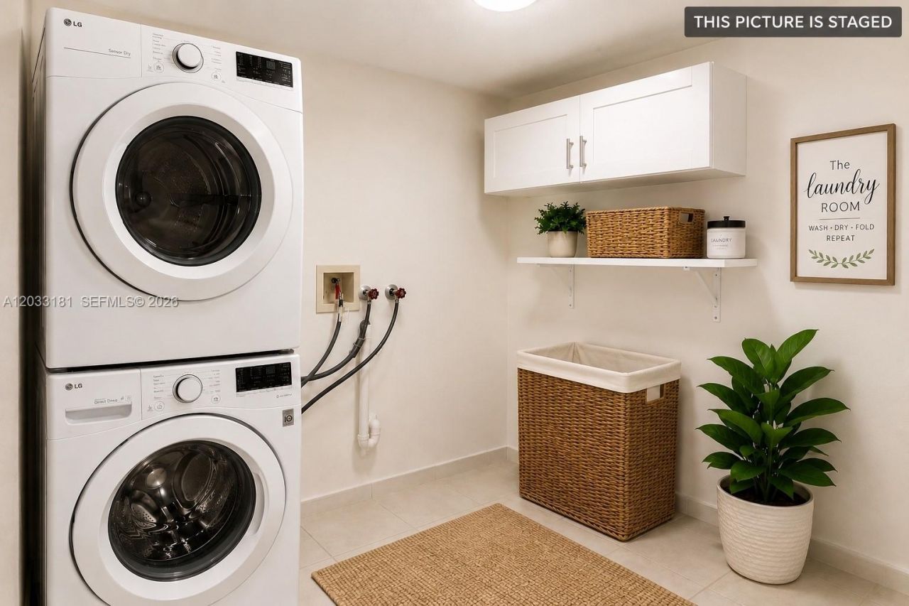 240 W Park Dr , Unit 205-4, Miami, FL 33172 Photo