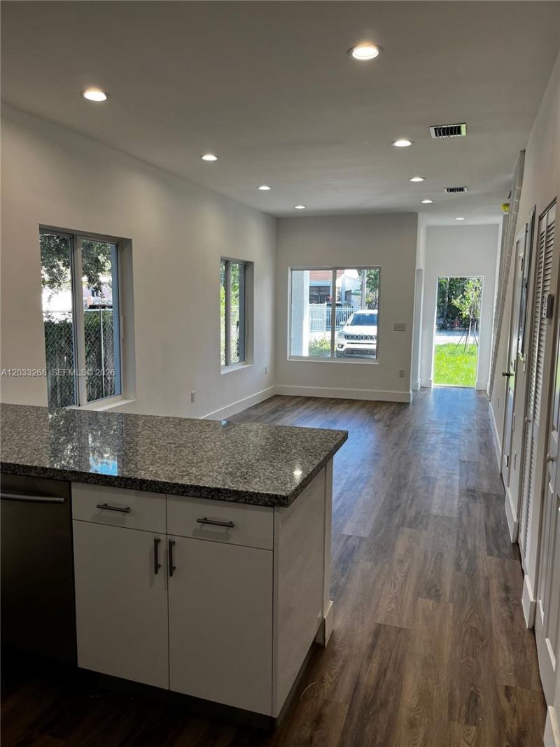 37 NW 70th St , Unit A, Miami, FL 33150 Photo